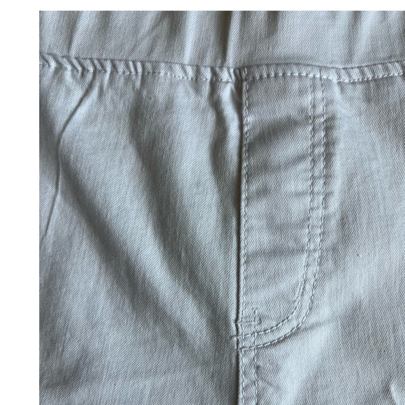 NWT Ashley Stewart Elastic Waistband Pull-On Denim Shorts, Bermuda White size 26 - Picture 2 of 9